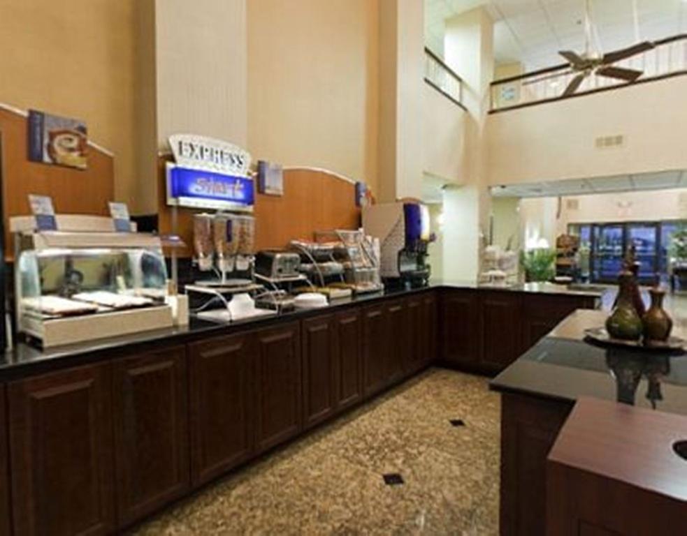 Southaven Inn Express - Memphis International Airport/Graceland Extérieur photo