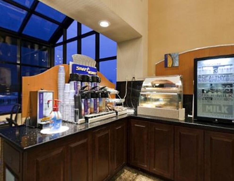Southaven Inn Express - Memphis International Airport/Graceland Extérieur photo